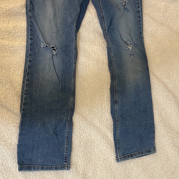 Distressed Jeans - Picture 3 of 4